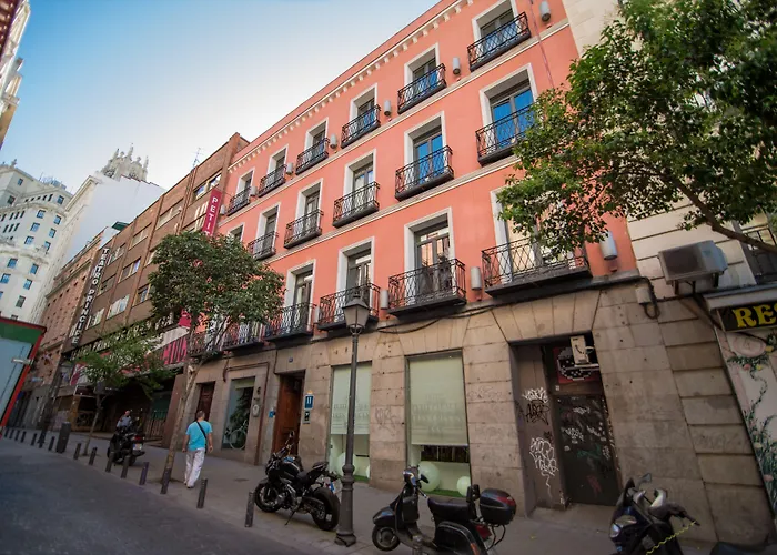 Petit Palace Tres Cruces Madrid